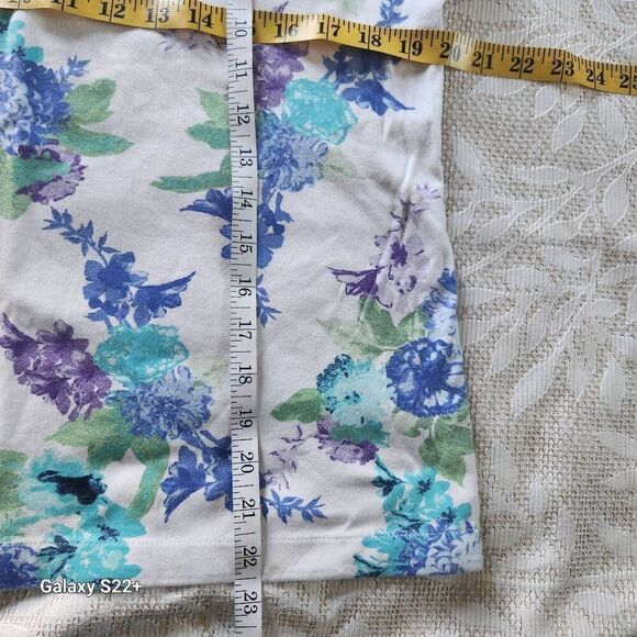 E5 Croft & Barrow floral t shirt - Picture 2 of 5